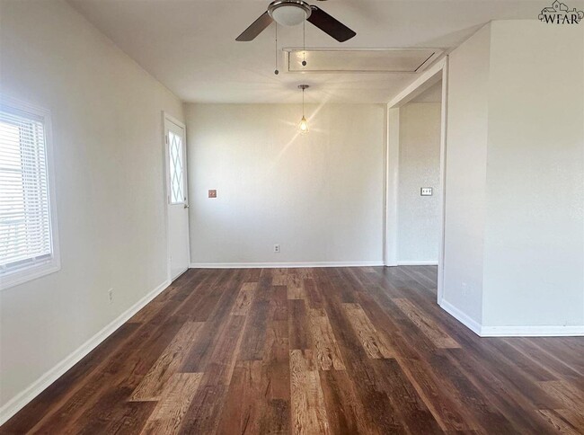 Photo - 3016 Stearns Ave