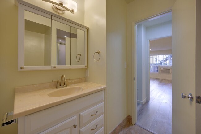 Photo - 1840 Garfield Pl Unit 1