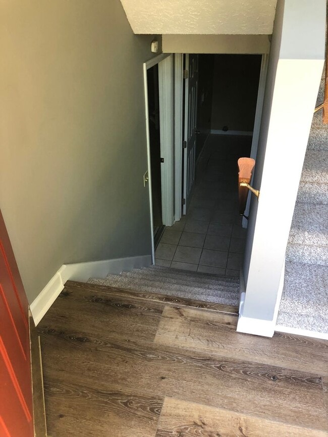 Photo - 415 Greenland Ln