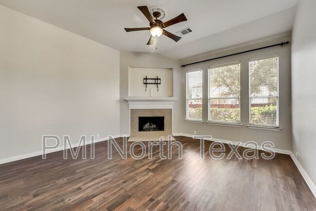 Photo - 1325 Mockingbird Dr