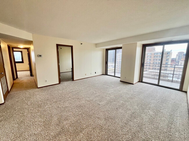 Building Photo - 26 W 10th St