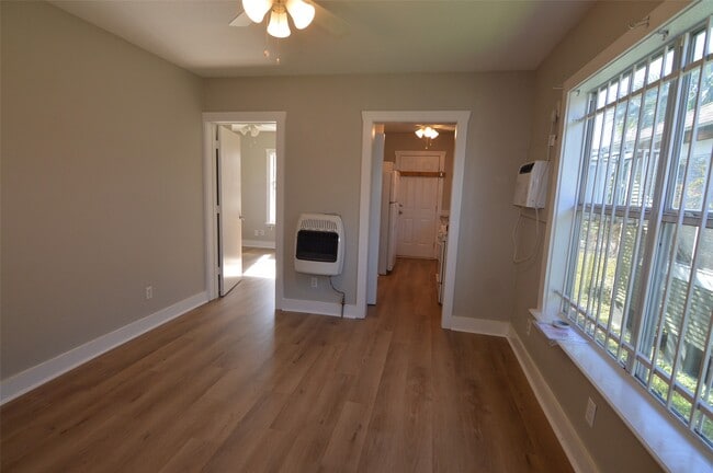 Photo - 2714 Holman St