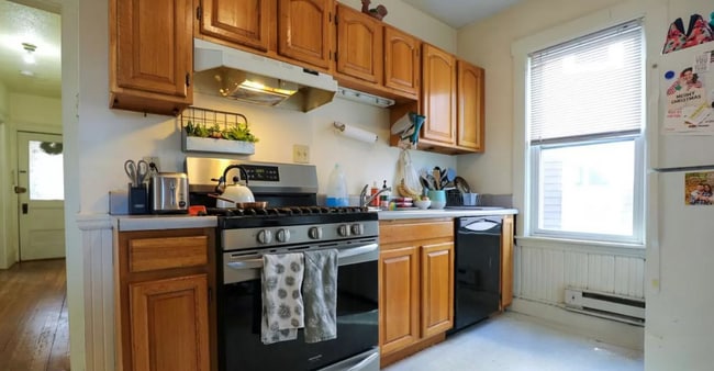 Building Photo - 44 Easton St Unit 2