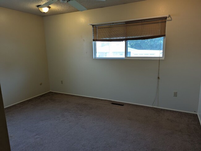 Photo - Spacious Clarkston 3 bed/2 Bath Pet-friendly House with Large Fenced Backyard