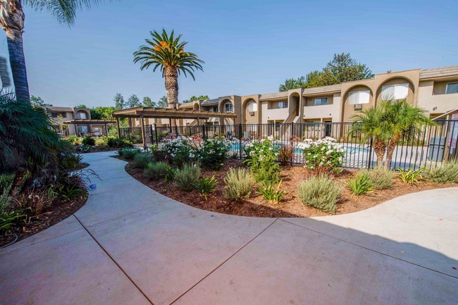 Building Photo - Oak Creek Rental