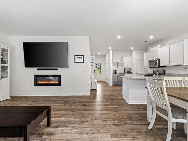 Photo - 15 Trevor Cv