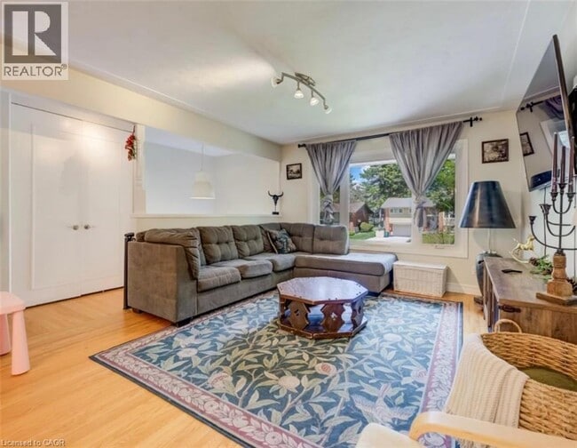 Photo - 209 Willowdale Ave