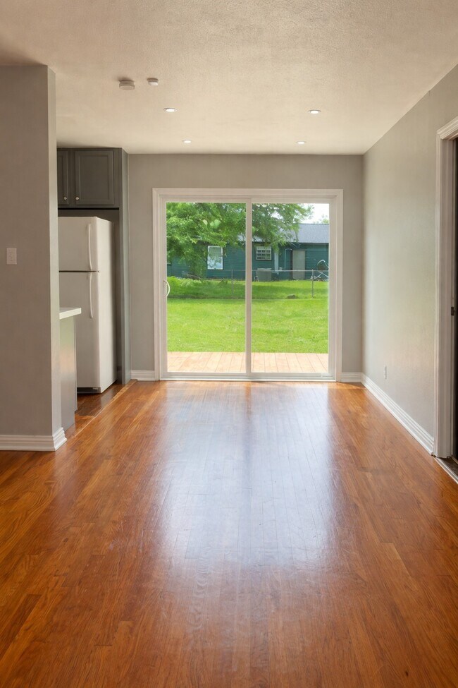 Photo - 618 Fostoria Ln