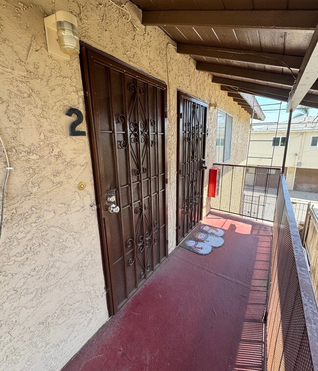 Entry to Unit - 3071 Juniper St