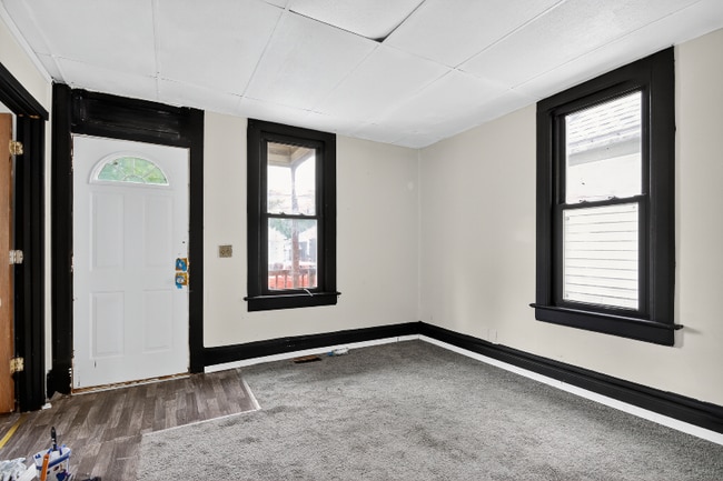 Photo - 2210 W Wiswall St