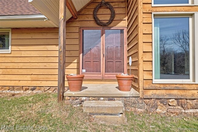 Photo - 5307 Metamora Rd