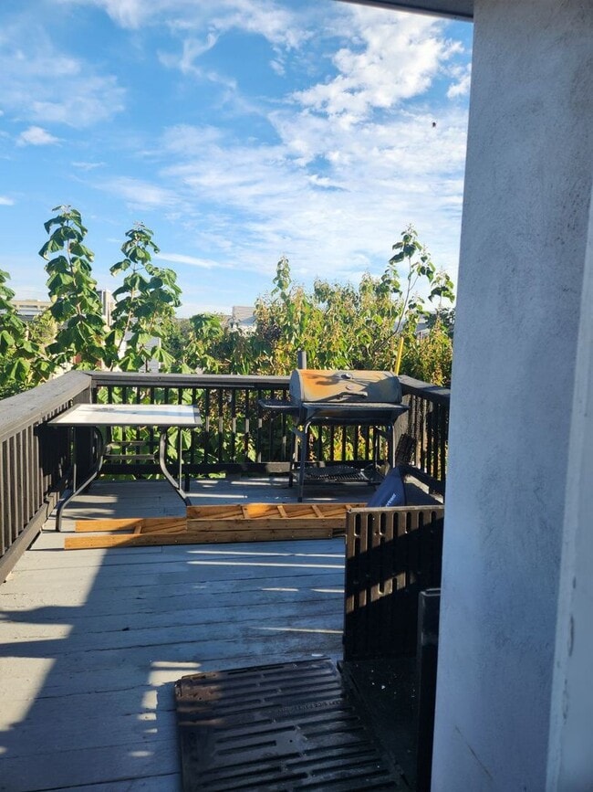 Photo - Bright and spacious three bedroom unit in ... Unidad 2