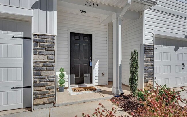 Photo - Stunning 3/2.5 Townhome Available Now!