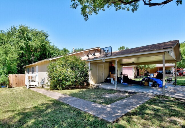 Building Photo - 5707 Spring Meadow Rd Unit A Rental