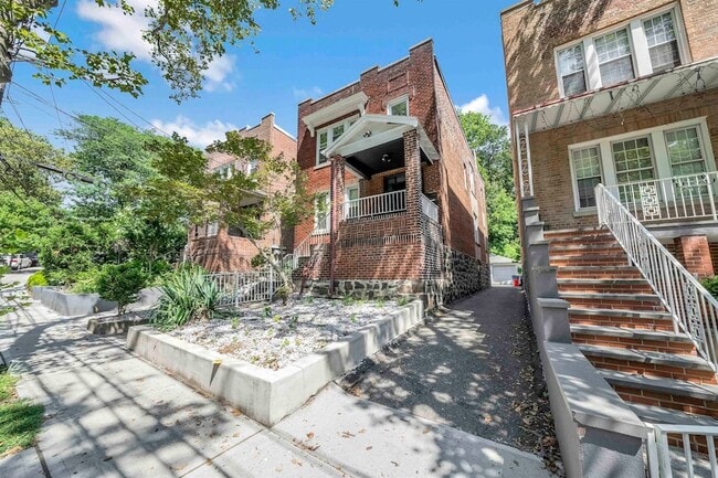 Building Photo - 654 JFK Blvd E Rental