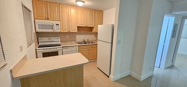 Photo - 110 SE 2nd St