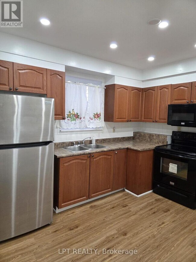 Photo - 478 Brimley Rd