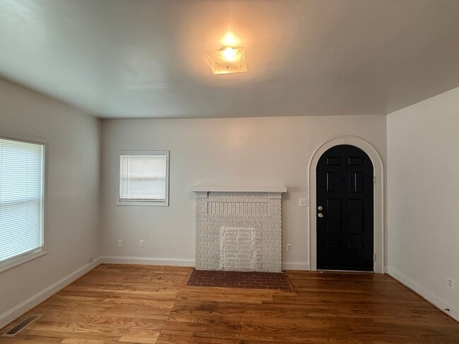 Photo - Three bedroom, 1 bath house in Burlington