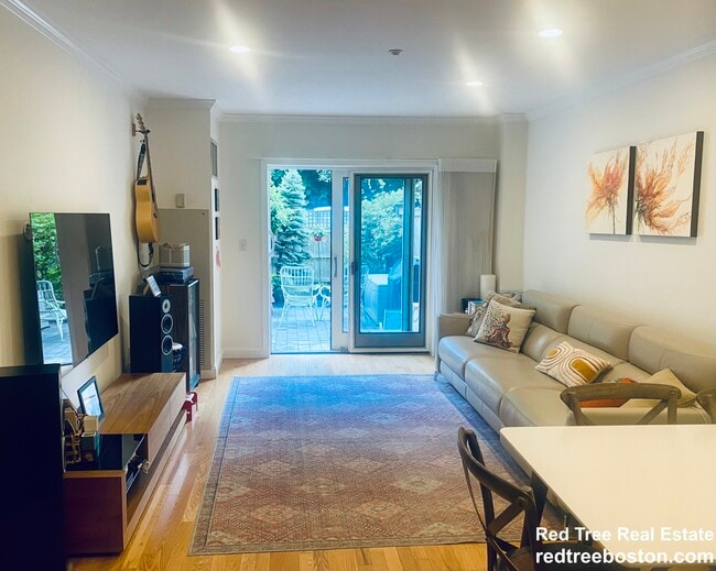 Building Photo - 14 Saint Paul St Unit 1