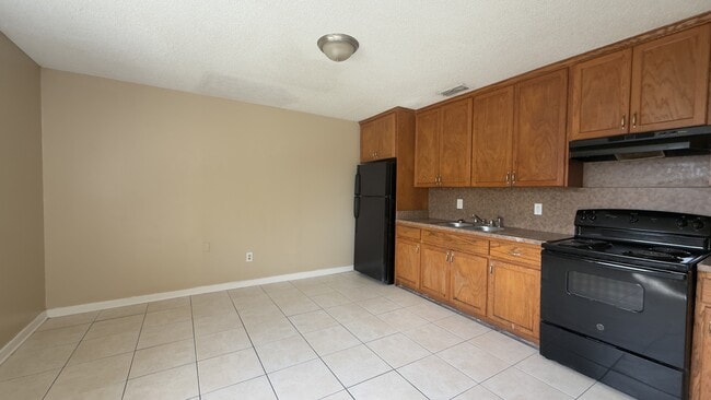 Photo - 4253 Moncrief Rd W Unit 2