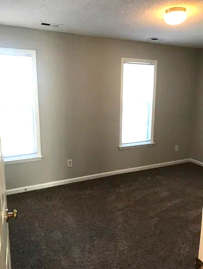 Photo - 163 Luther Rd