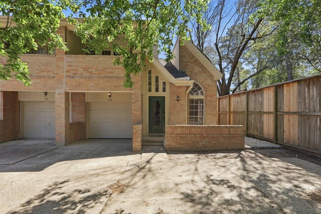 Building Photo - 5515 Strack Rd Unit 105