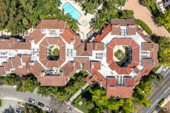 Edificio alternativo - Linden Heights Condominium