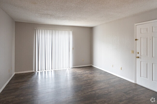 2BR, 1BA - 874SF