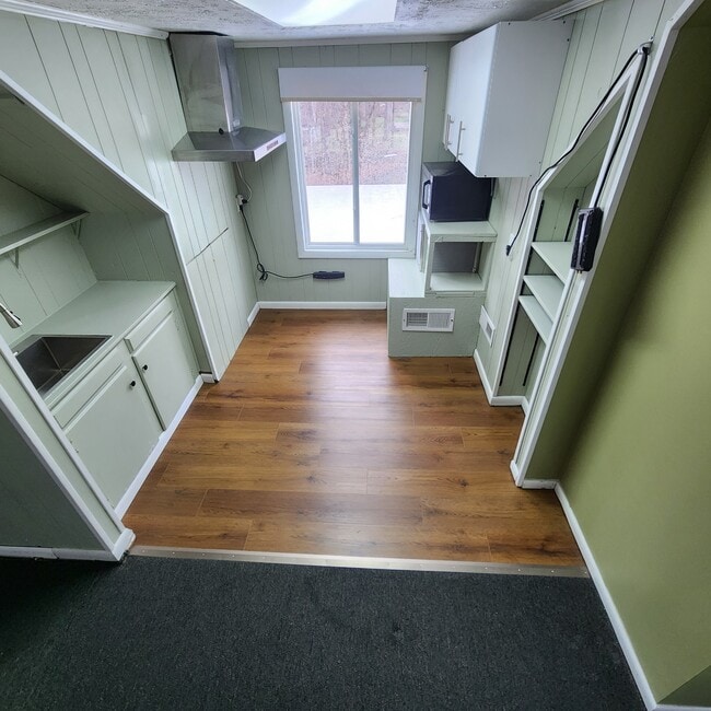 Photo - 17 Woodland Dr Unit Upstair Rental