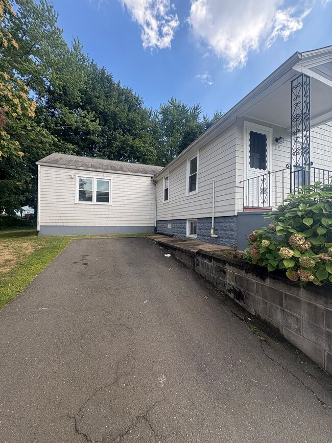 Photo - 119 Warner St