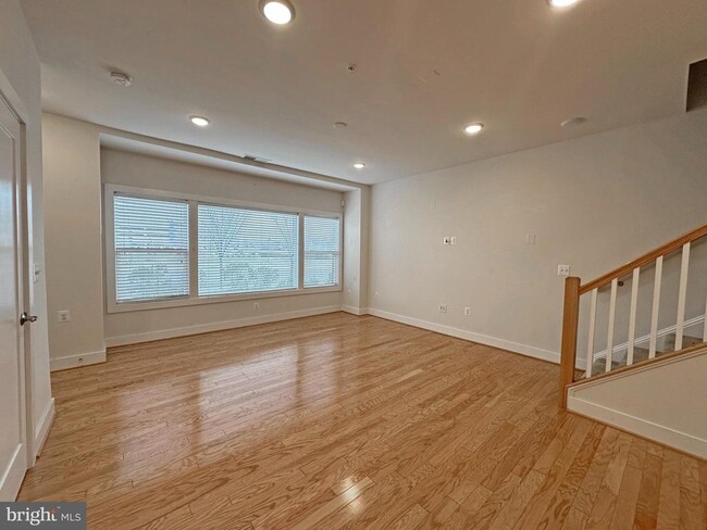 Photo - 44766 Tiverton Sq