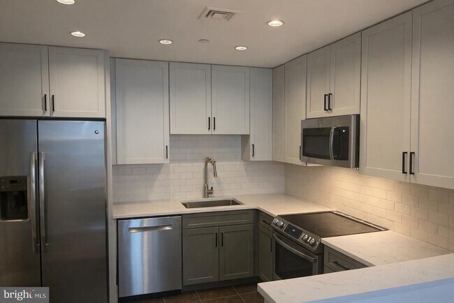 Photo - 111 S 15th St Unidad 2312