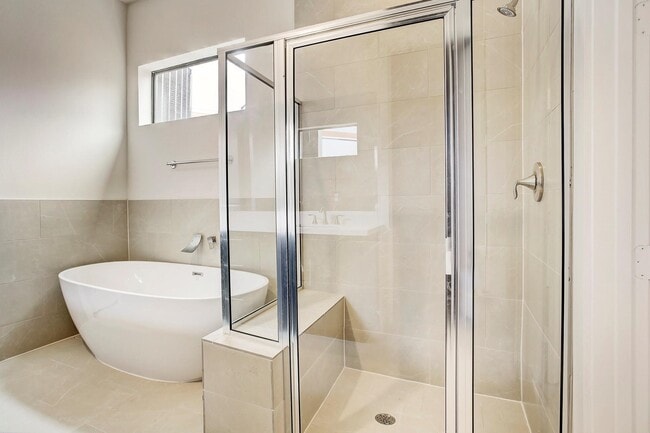 Photo - 2926 Alice St