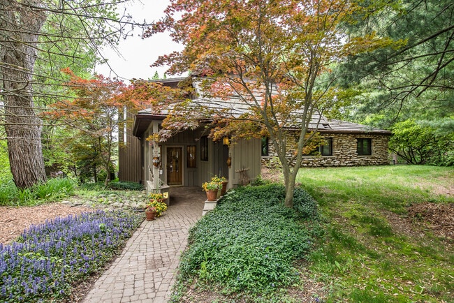 Building Photo - 10985 E Pleasant Lake Rd Rental