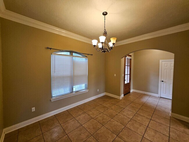 Photo - 516 Woodland Pkwy