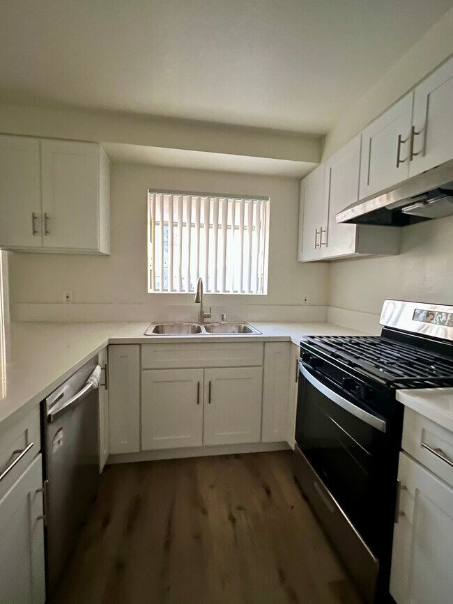 Photo - 1615 W 205th St Unit 3