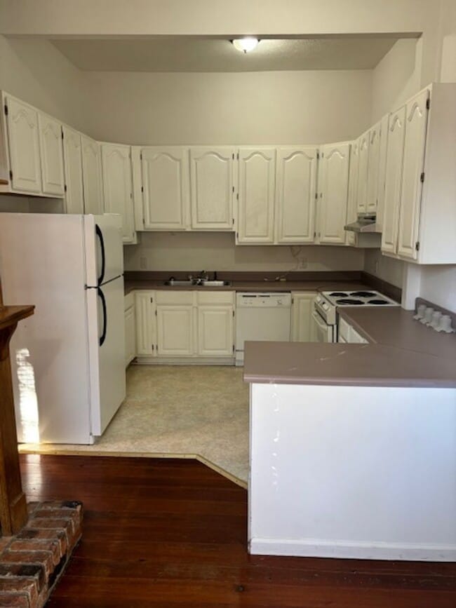 Photo - The Ideal Space to Balance Life, Work and Play.