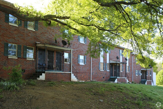 Building Photo - Experience Stylish Urban Living in the hea... Rental