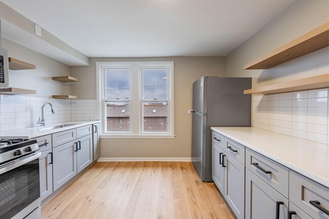 Building Photo - 4343 Wisconsin Ave Unit 3