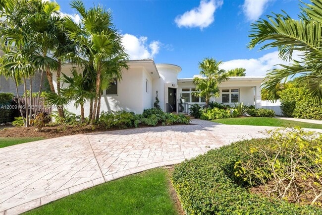 Photo - 4340 Pine Tree Dr