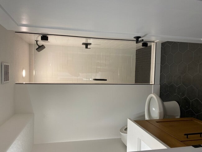 Photo - 909 Burke Ln