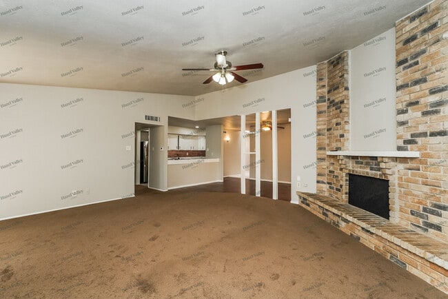 Photo - 7604 Woodfield Rd