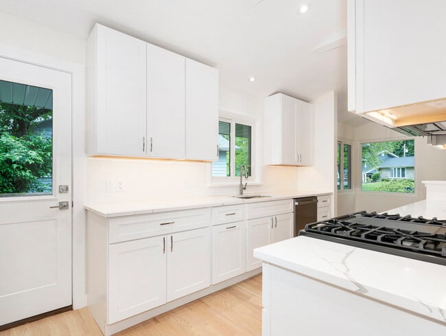 Photo - 48 Oakwood Dr