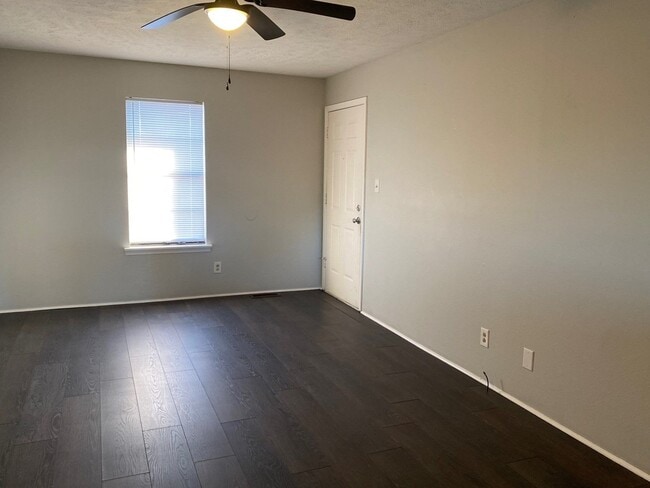 Photo - 294 Tinker Hill Cv Unidad B