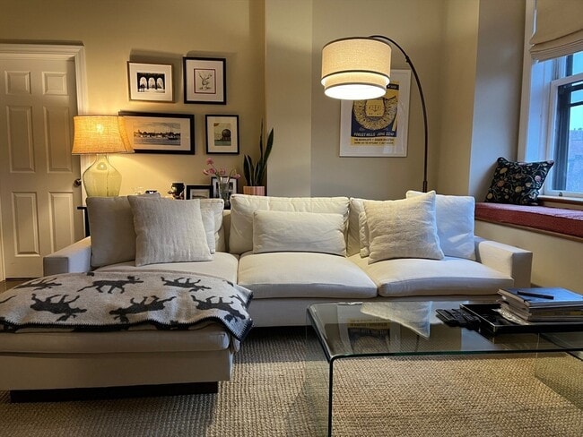 Building Photo - 14 Chestnut St Unit 53