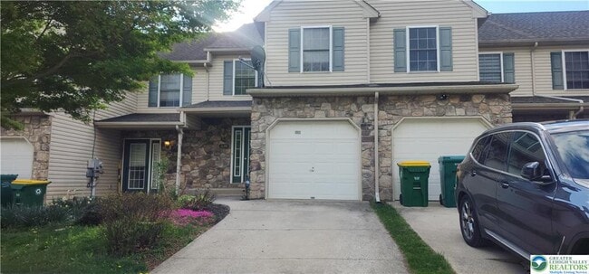 Photo - 1600 Greystone Cir