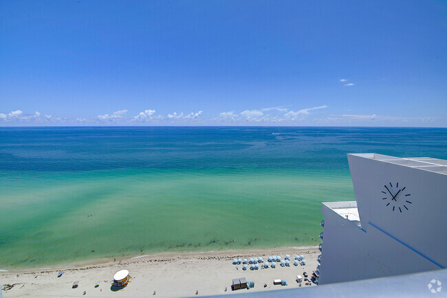 Building Photo - 6899 Collins Ave Unit 2208 Rental