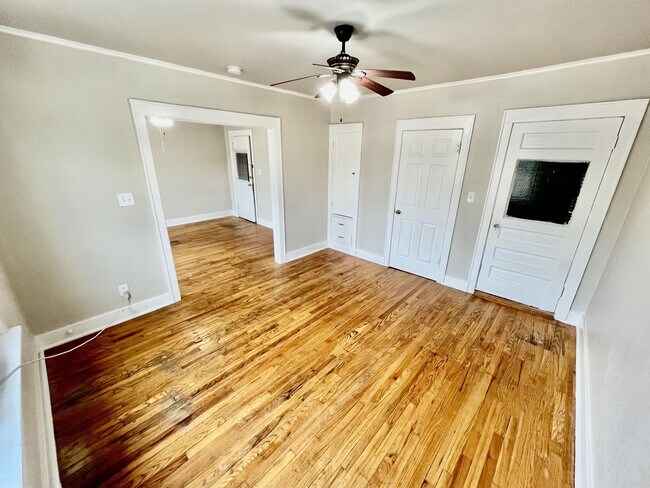 Photo - 804 E Main St