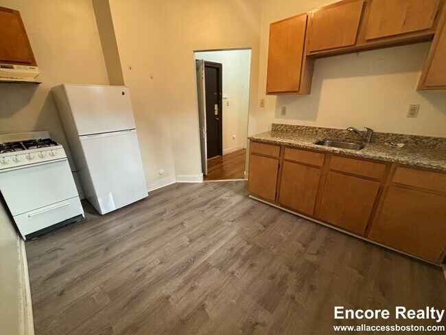 Photo - 103 Gordon St Unit #4