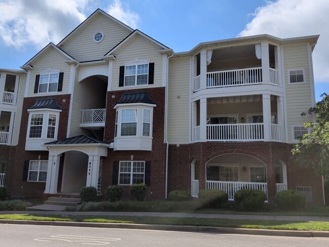 Building Photo - 2-Bed/2-Bath condo in Lenox Village. Unit Y-7